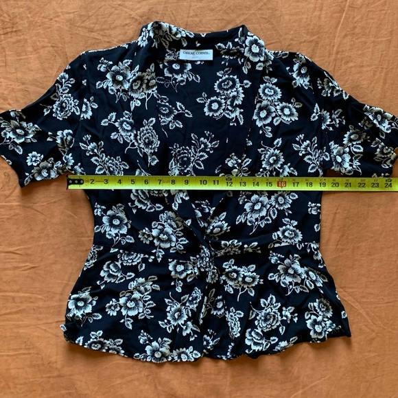 Vintage Floral Short Sleeve Blouse, Size M/L - Picture 4 of 8